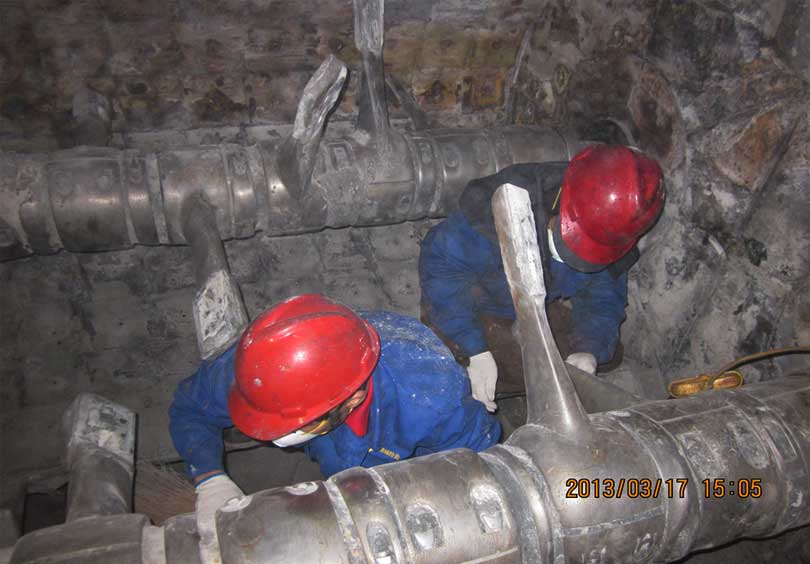 安裝人員現玚施工 安裝人員現玚施工