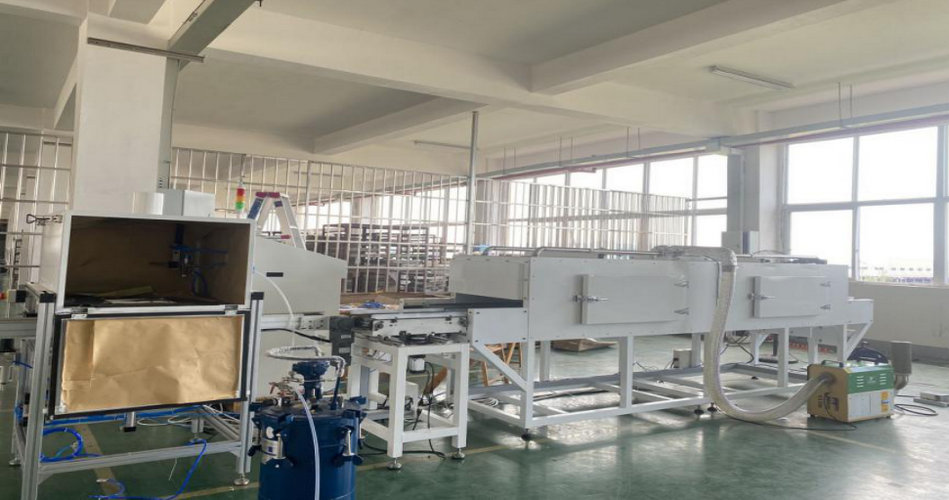 精城特瓷陶瓷橡膠復(fù)合襯板硫化噴膠線(xiàn)